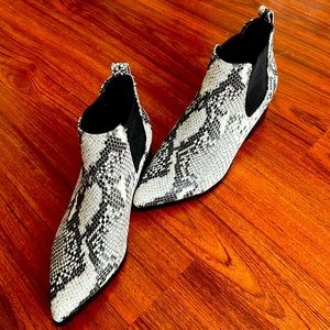 Blondo Waterproof black and white faux snake skin boots
